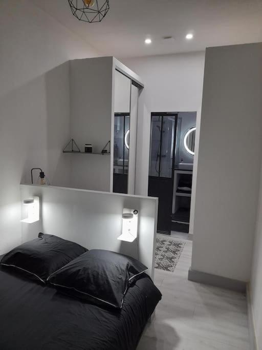 T2 Appartement Lumineux A La Joliette Marseille Exteriör bild
